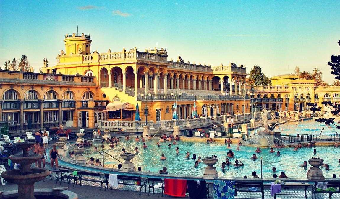 Купальня «Сечени» в Будапеште