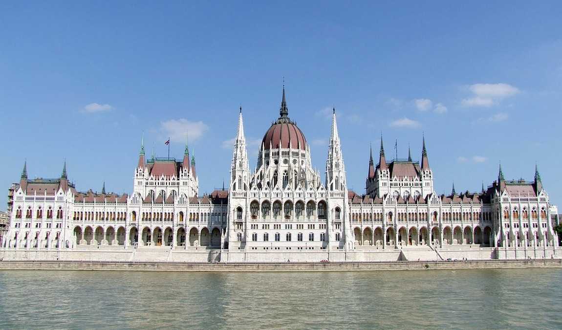 Здание Венгерского парламента