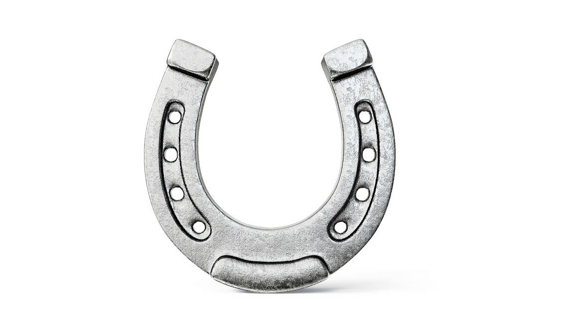 Кованые изделия в подарок из Пскова