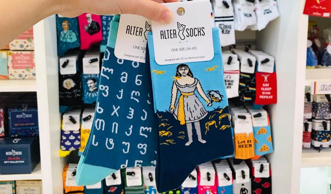 Носки AlterSocks как пример вкусного подарка из Тбилиси