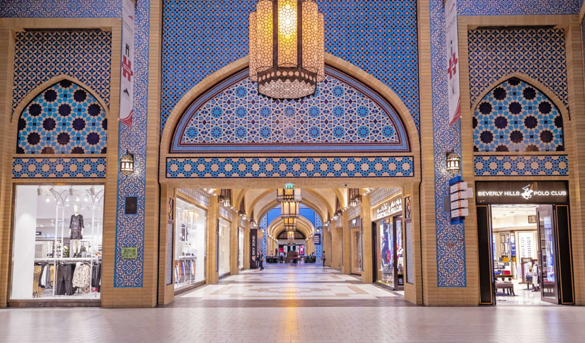 Экскурсионный отдых в Дубае в августе: Ibn Battuta Mall