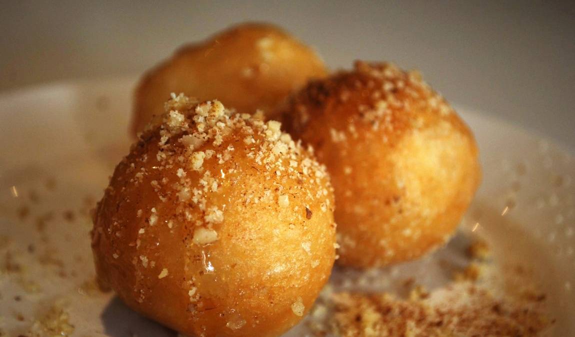 Что попробовать в Лимассоле: греческие пончики лукумадес