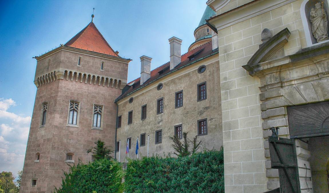 Бойницкий замок в городе Бойнице, Словакия