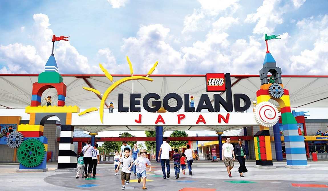 Lego world theme park online