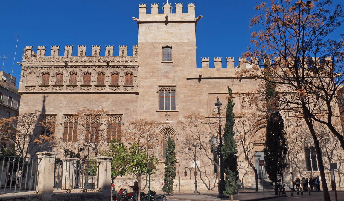 Экскурсионный отдых в Валенсии в августе: Лонха-де-ла Седа