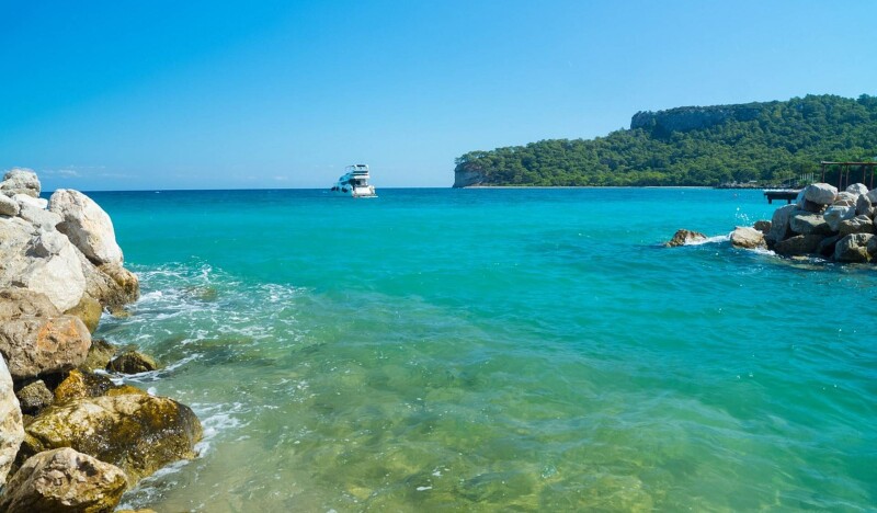 Кемер в апреле: в цветущую весну из слякотного межсезонья