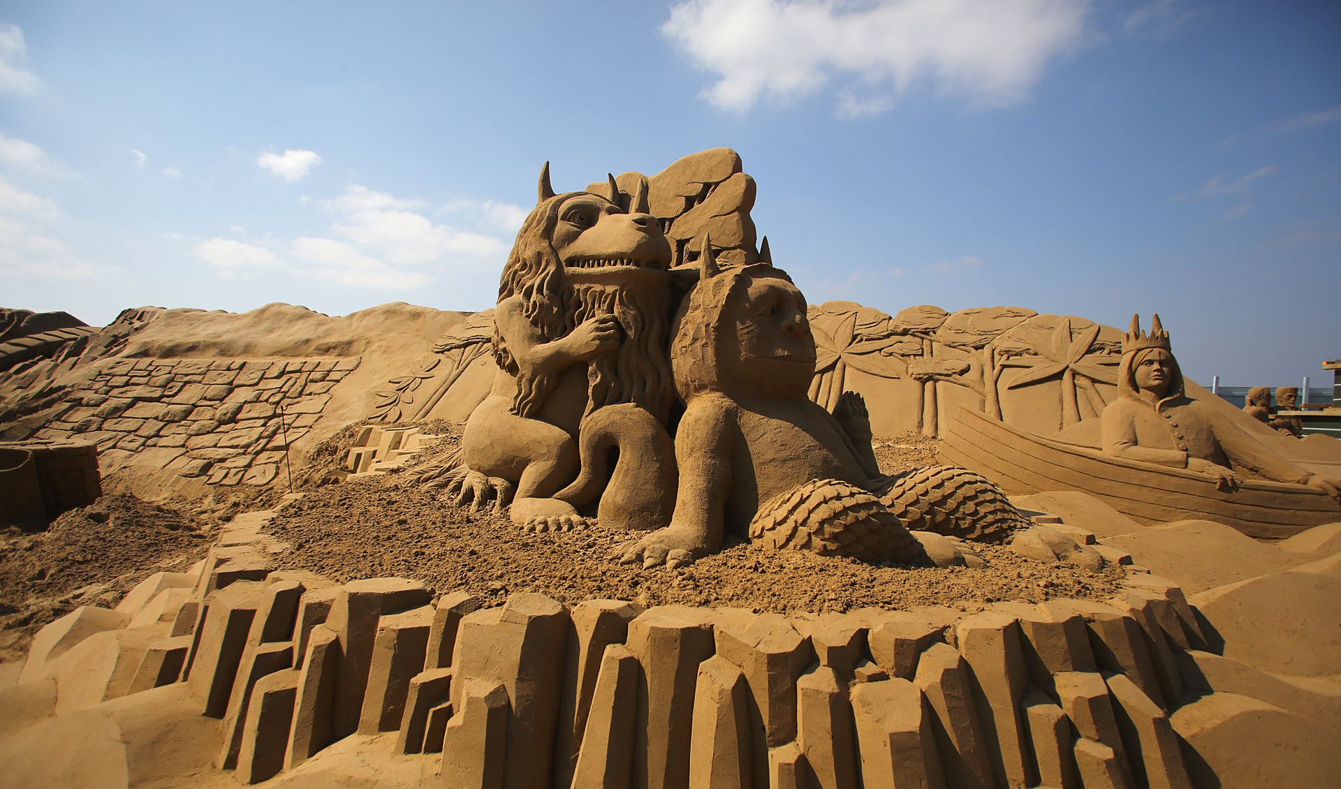 Нестандартный отдых с детьми: лучшие фестивали песчаных скульптур