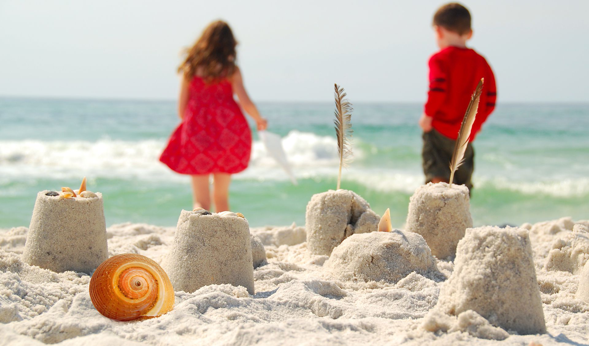 20 идей игр и занятий для развлечения детей на пляже
