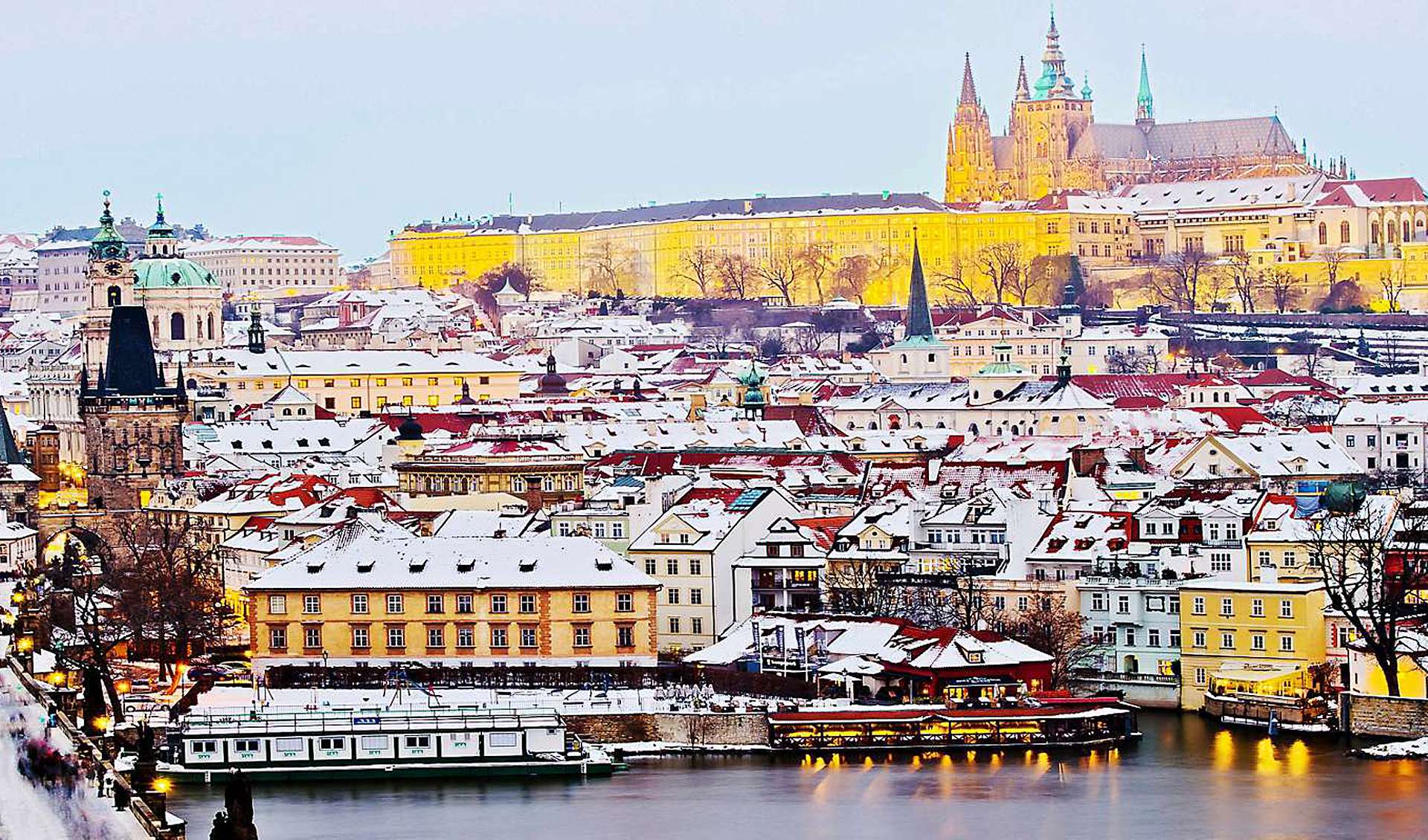 Прага в декабре: заснеженная сказка