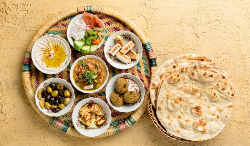 Питание в Абу-Даби: во сколько обойдется посещение кафе, ресторанов и супермаркетов