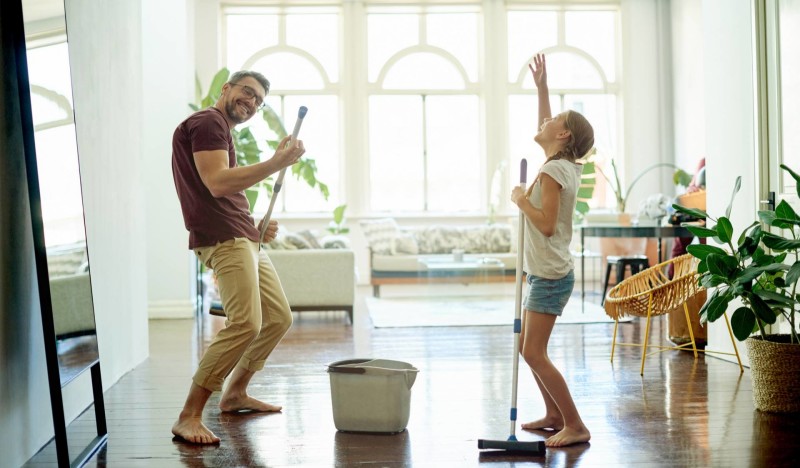 Веселые игры и смешные конкурсы для детей в домашних условиях: 22 способа не заскучать в четырех стенах