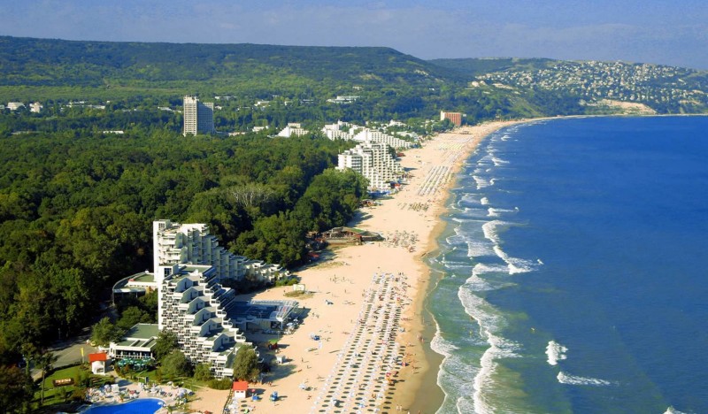 Золотые Пески в сентябре: ласковое море осени