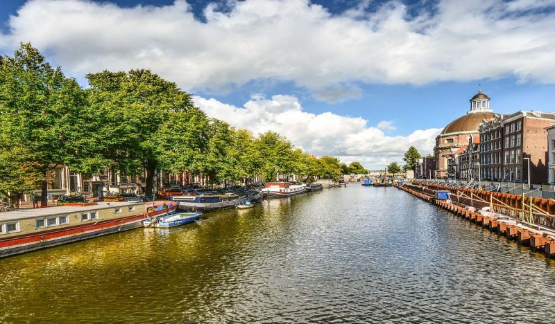 <span class=kid-textflex>Амстердам</span>