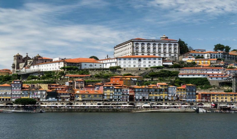 <span class=kid-textflex>Порту</span>